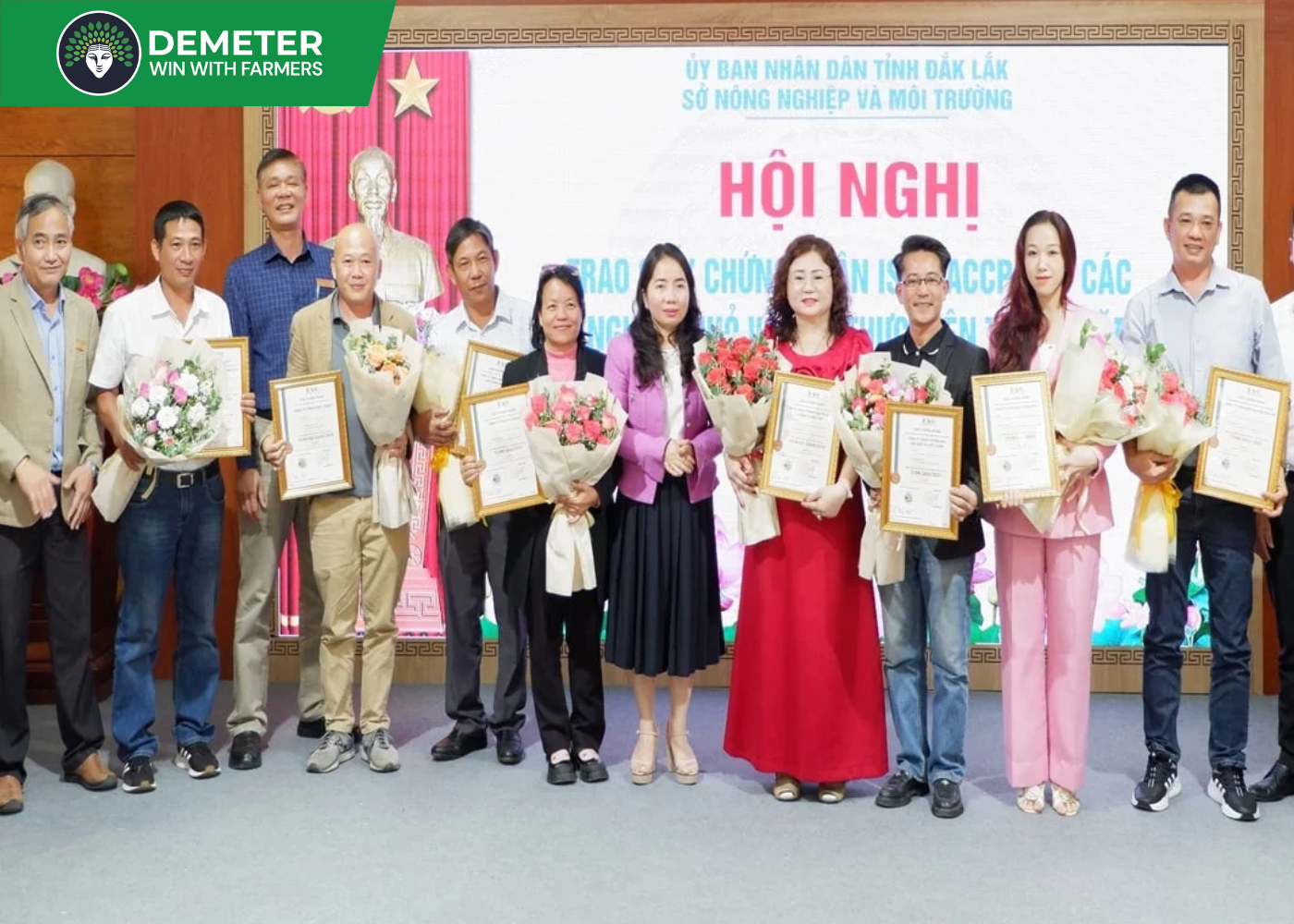 Anh dai dien tin tuc